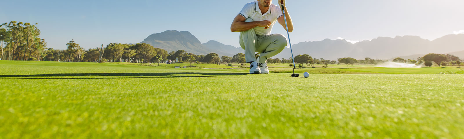 ゴルフ練習場でのゴルフレッスンやゴルフ場でのラウンドレッスン