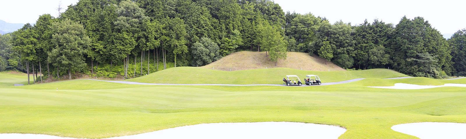 ゴルフ練習場でのゴルフレッスンやゴルフ場でのラウンドレッスン